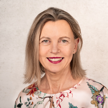 Dr. Martina Belz